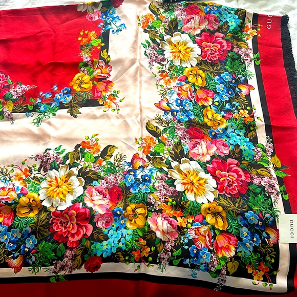 NWT ✨GUCCI✨  JOSEPHINE STRIPE 100% silk Floral Scarf 135 x 135 - Picture 5 of 8